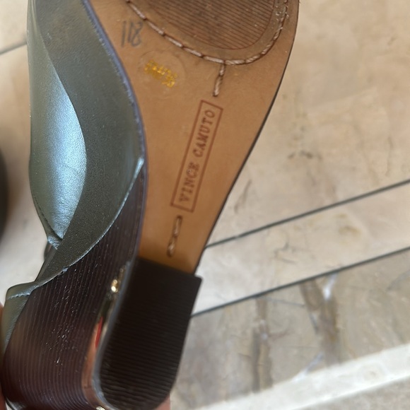 Vince Camuto sandal very very good condition used like twice size 6 - Picture 14 of 14